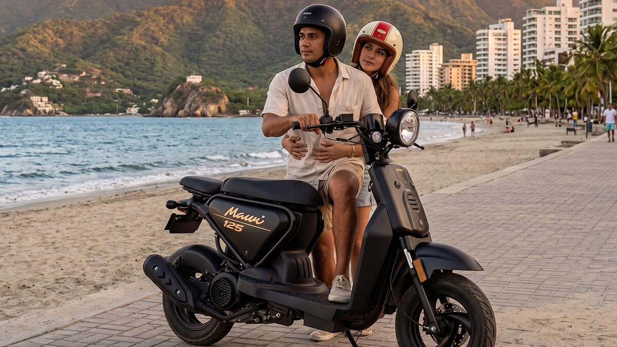 Scooter AKT Mawi 125 en el Rodadero Santa Marta Colombia